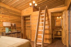 1 bedroom, bed sheets - The Boundary Cabin 9 (Orderville)