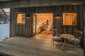 1 bedroom, bed sheets - The Boundary Cabin 9 (Orderville)