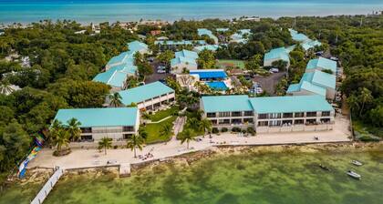 Exec Bay w/heated Pool, Marina, Beach, Pets ok, Tennis/Pickleball