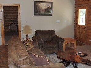 Smart TV, lareira, DVD player, videoteca