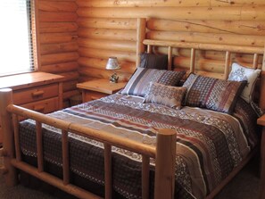 3 quartos, escrivaninha, ferros/tábuas de passar roupa