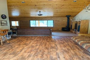 Smart TV, fireplace, DVD player, video library - Hidden Log Cabin Deep in Elk Country -Grand Canyon (Parks)