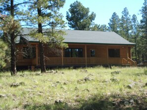 Exterior - Hidden Log Cabin Deep in Elk Country -Grand Canyon (Parks)