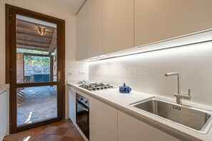 Kühlschrank, Ofen, Herdplatte, Geschirrspüler