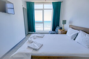 2 bedrooms, iron/ironing board, WiFi, bed sheets - FRONTVIEW BEACH APARTMENT (MAMIA-SAT)