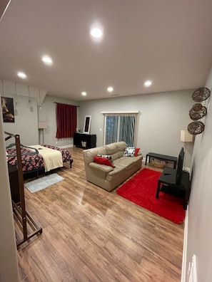 1 bedroom, iron/ironing board, free WiFi, bed sheets