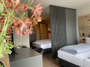 5 habitaciones, escritorio, tabla de planchar con plancha y wifi gratis