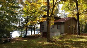 Exterior - 3 Bdrm, Loft, 1.5 baths knotty pine cabin, handicap accessible on 55 acre lake (Lac du Flambeau)