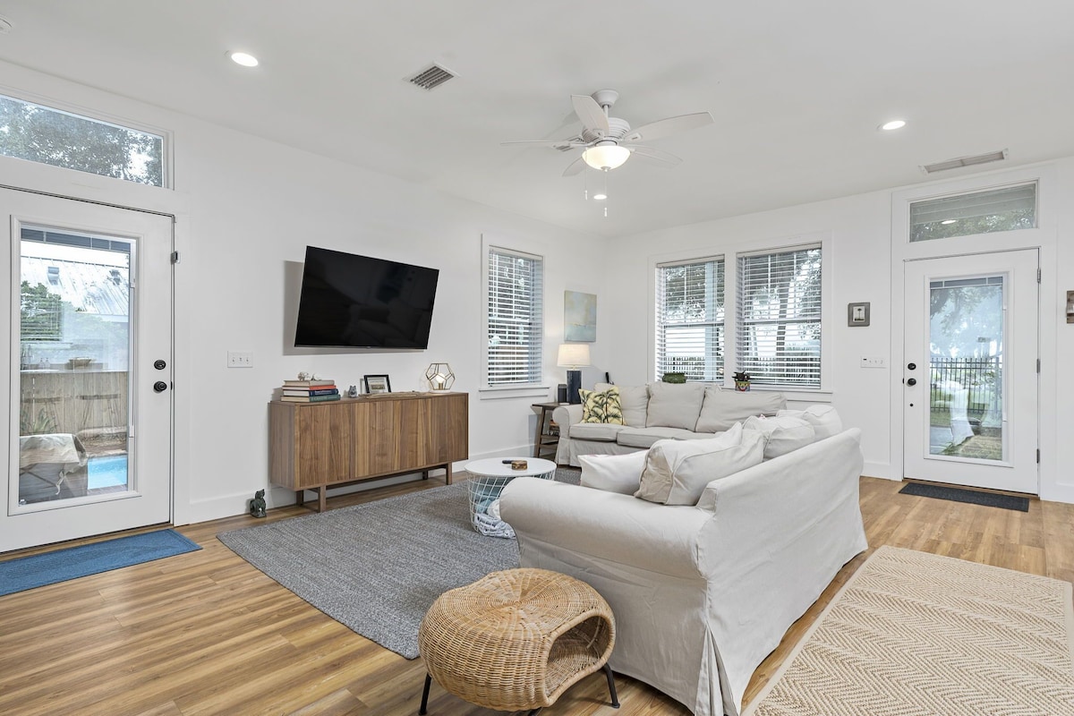Photo 6 of Downtown Charmer with Pool - Perfect for Couples or Small Families!