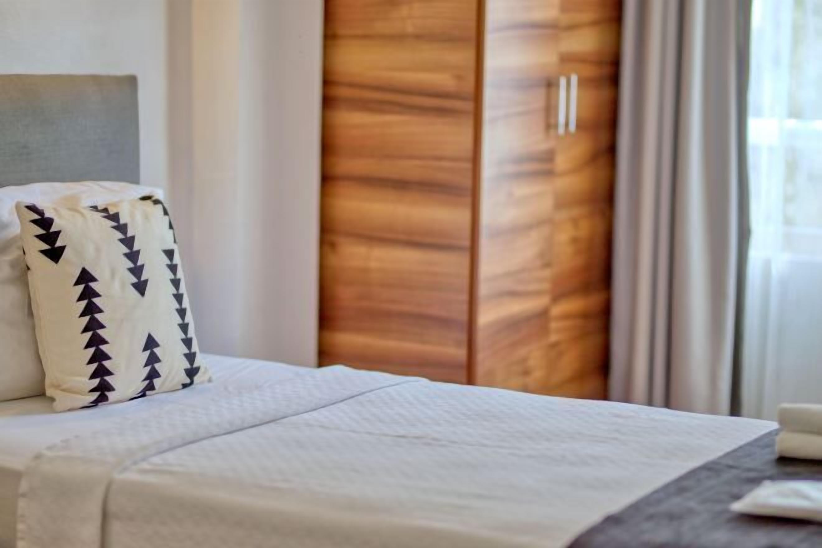 Minibar, laptop workspace, free WiFi, bed sheets