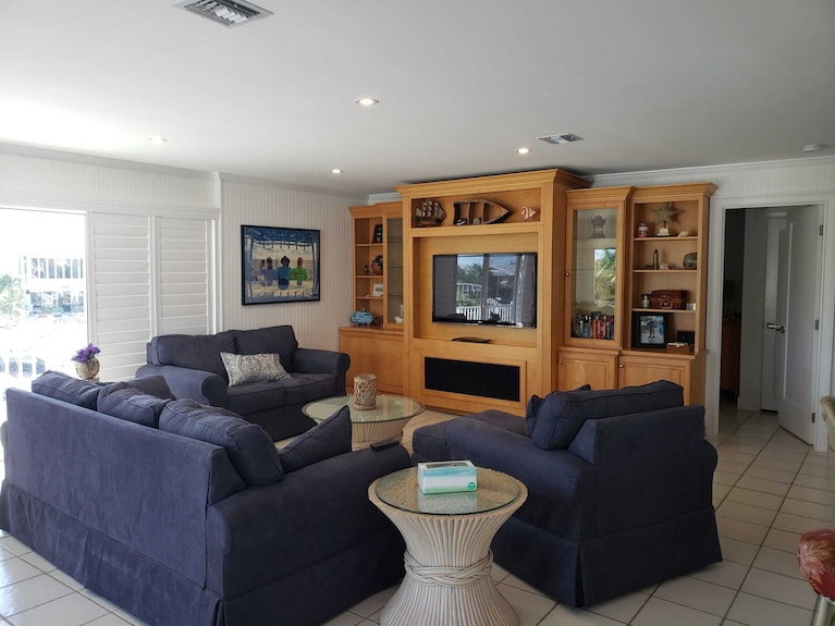Coo Coo's Nest ~ Key Largo Canal Front 2/3 With Pool - Key Largo