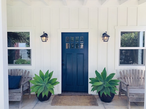 Blue Door Bungalow. 