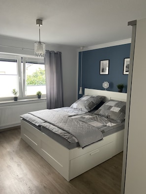 1 chambre, coffres-forts dans les chambres, fer et planche à repasser