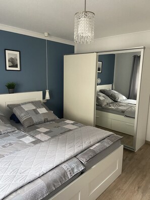 1 bedroom, in-room safe, iron/ironing board, free WiFi