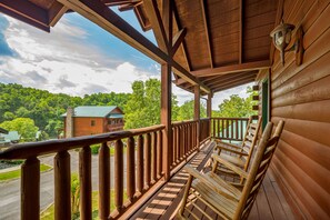 Property grounds - Prime Pigeon Forge Location! Close to Dollywood & all PF attractions! EZ Roads! (Sevierville)