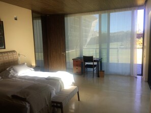 3 室のベッドルーム、セーフティボックス (室内)、WiFi、ベッドシーツ