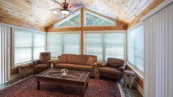 TV connectée, cheminée