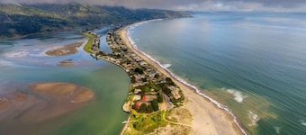 Waterfront Boutique Bungalow 3 Walk to Ferry to San Francisco Free WIFI Parking