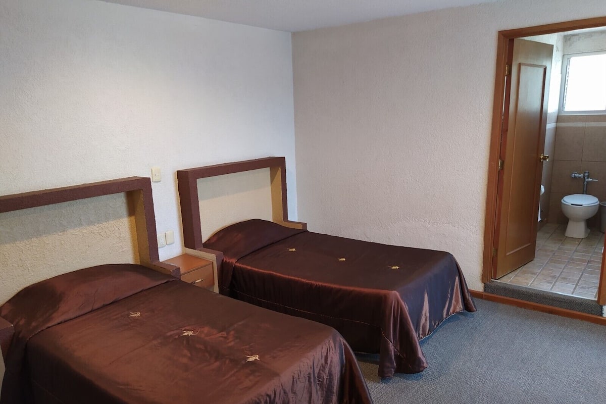 Double Room | Desk, WiFi (free)
