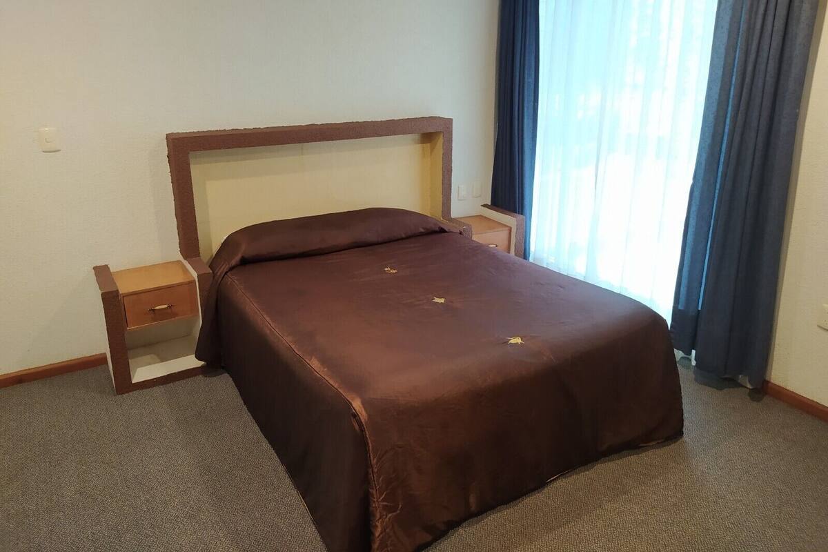 Standard Room | Desk, WiFi (free)