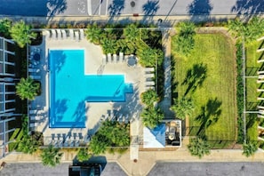 Outdoor pool - Seasonal Beach Service & NEW Golf Cart Included!! (Destin)