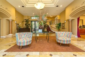 Lobby - Indulge yourself w/access to Balboa Park, Gaslamp, Little Italy, & Hillcrest! (San Diego)