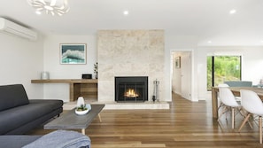 TV, fireplace, video games, DVD player - Vue Sur La Mer - Fill yourself with relaxation (Wye River)