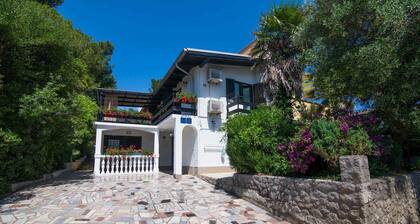 Holiday apartment only 150 m from the sea