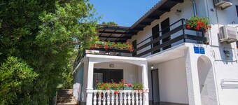 Holiday apartment only 150 m from the sea