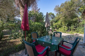 Outdoor dining - Holiday apartment only 150 m from the sea (Artatore)