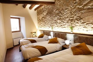 5 Schlafzimmer, Bügeleisen/Bügelbrett, Reisekinderbett, kostenloses WLAN