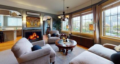 Lower Suite: a classic suite in a quiet Seattle home