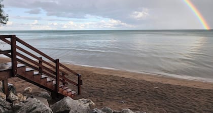 Welcome to Beachdaze: Your Lakeside Sanctuary