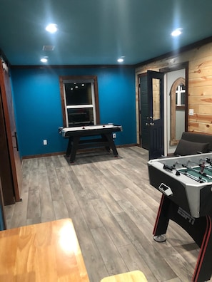 Games room - Livin on the Edge on the Caddo River (Glenwood)