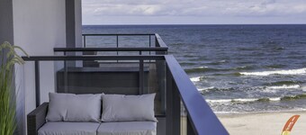 Elegant Apartment | Sea View, Parking, By the Beach