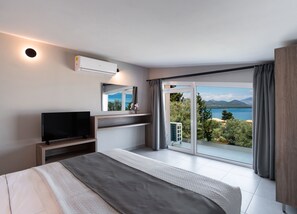 3 bedrooms, iron/ironing board, WiFi, bed sheets - ANATOLI VILLAS-Villa Afroditi