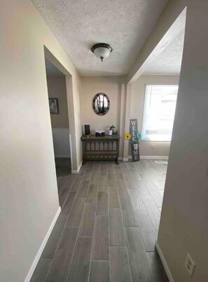 Interior - Fun getaway house with arcade. Cedar Point/Kalahari/Sports Force Park/Summit Rac (Norwalk)