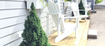 One bedroom fully equipped Mahone Bay luxury cottage