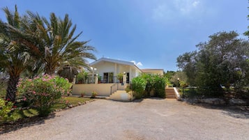 Villa (Katerina) | Exterior