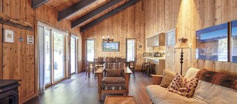 Sunriver Family-Friendly Retreat * 10 SHARC Passes