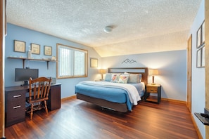 4 chambres, bureau, fer et planche à repasser, lit parapluie