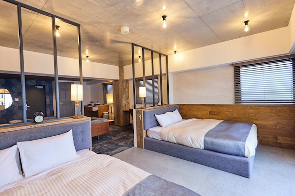 Executive-suite | Individuelt design, skrivebord, arbejdsområde til bærbare computere