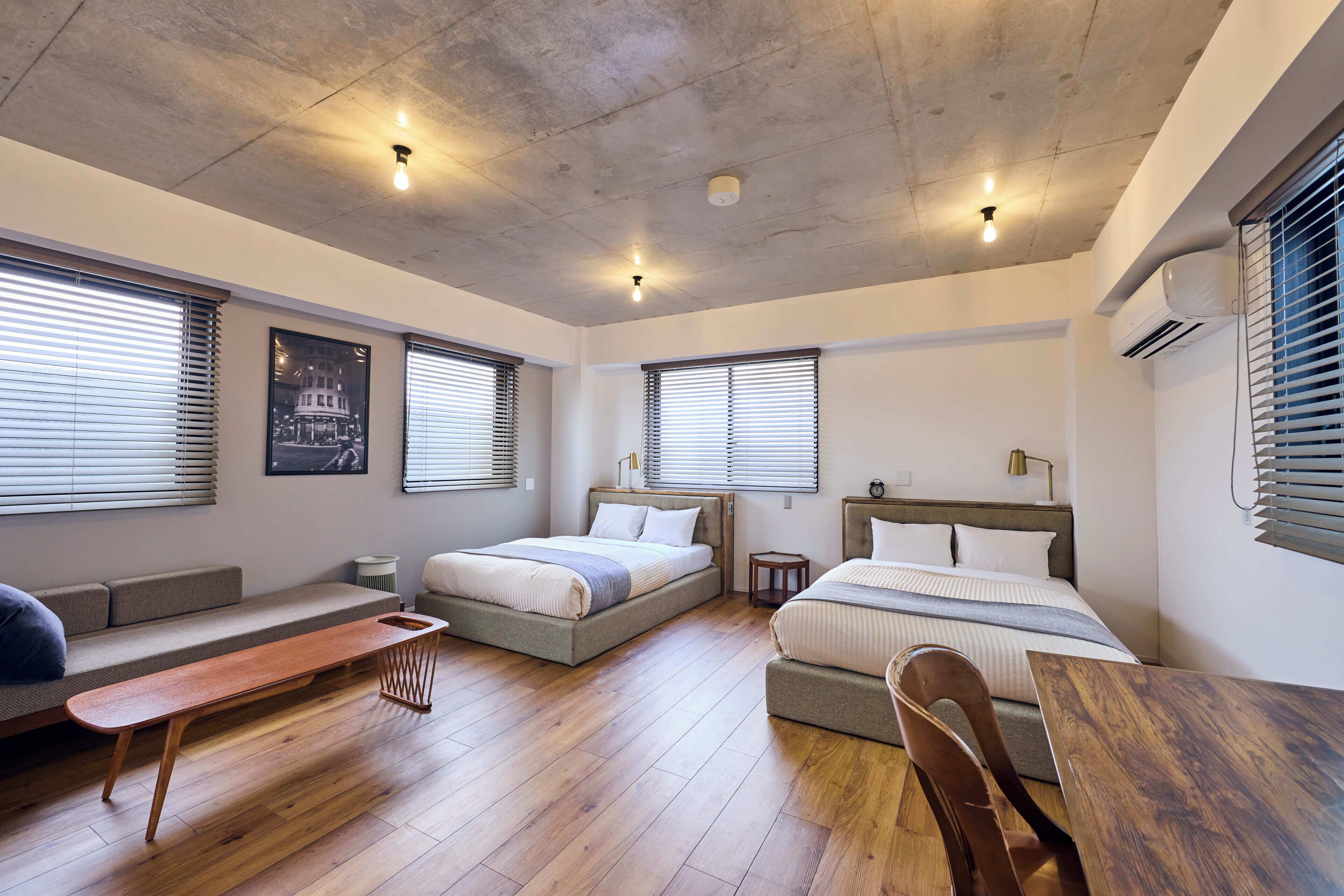 ファミリー ツインルーム | 客室ごとに異なる装飾、デスク、ノートパソコン用作業スペース、WiFi (無料)