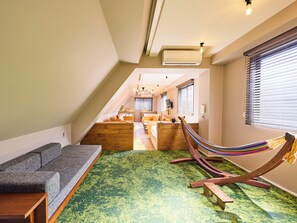 Deluxe Family Room | Individually decorated, desk, laptop workspace, free WiFi