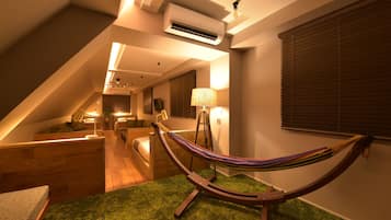 Deluxe Family Room | 1 bedroom, individually decorated, desk, laptop workspace