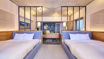 Executive Suite | Individually decorated, desk, laptop workspace, free WiFi