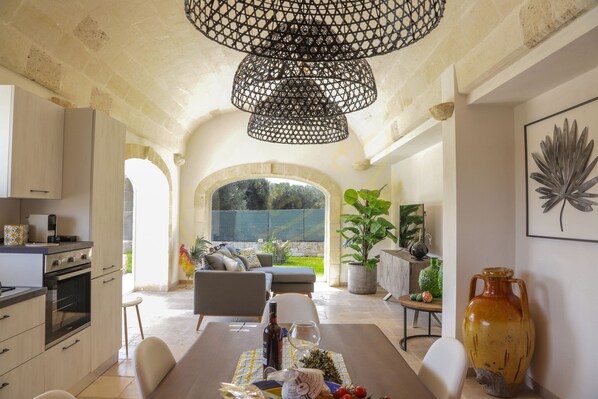 Kühlschrank, Ofen, Herdplatte, Geschirrspüler