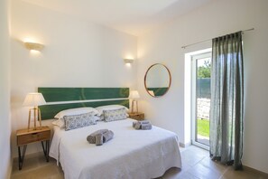 4 chambres, fer et planche à repasser, Wi-Fi gratuit, draps fournis