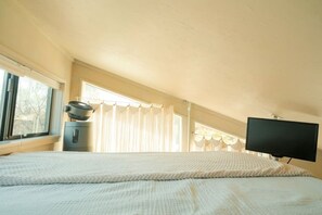 1 habitación, tabla de planchar con plancha, wifi gratis y ropa de cama 