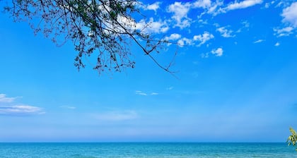 Welcome to the "Lake Cottage" where lake Michigan waves are calling